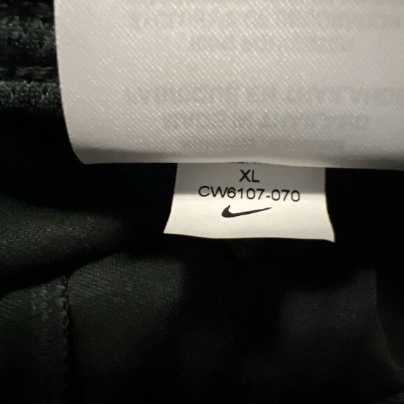 XL Nike Men's Dri-FIT Academy Knit Football Shorts CW6107-070 Grey NWOT - Picture 4 of 8